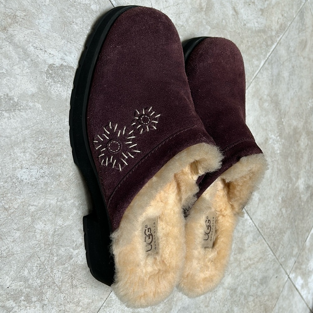 UGG Floral Embroidered Maroon Clogs SZ 8